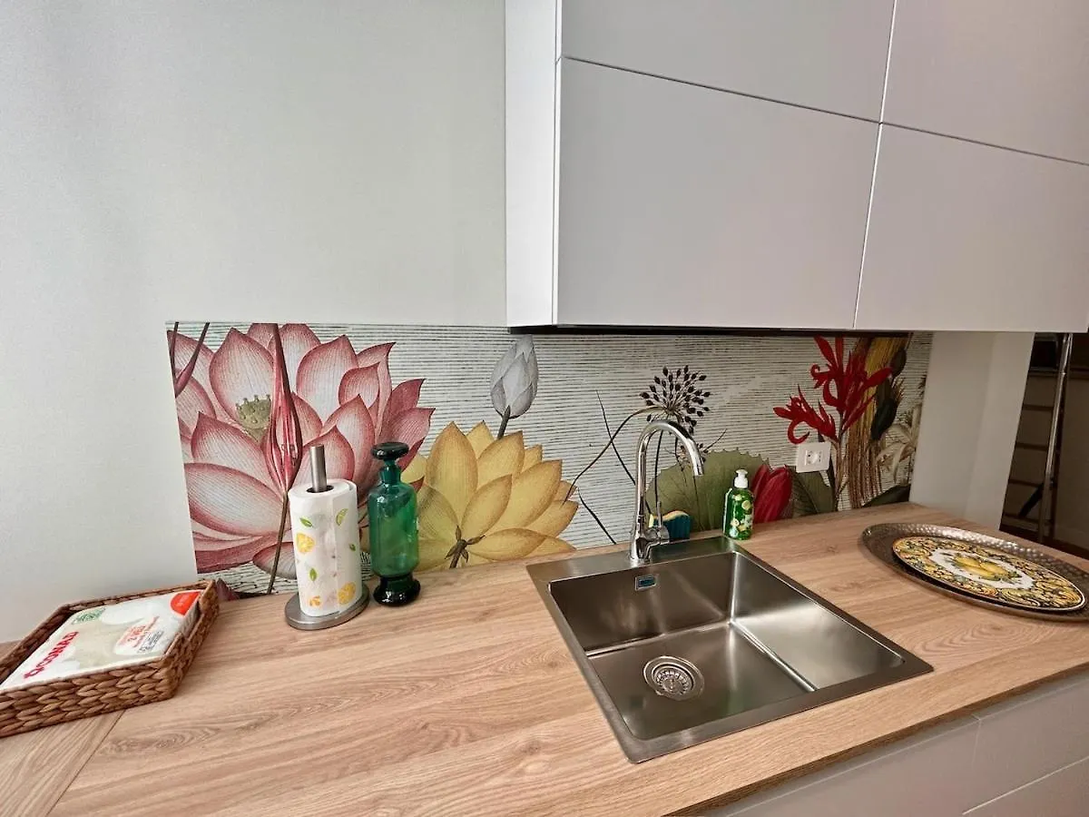 Elegant Apartment With Balcony Near The Center Rome
