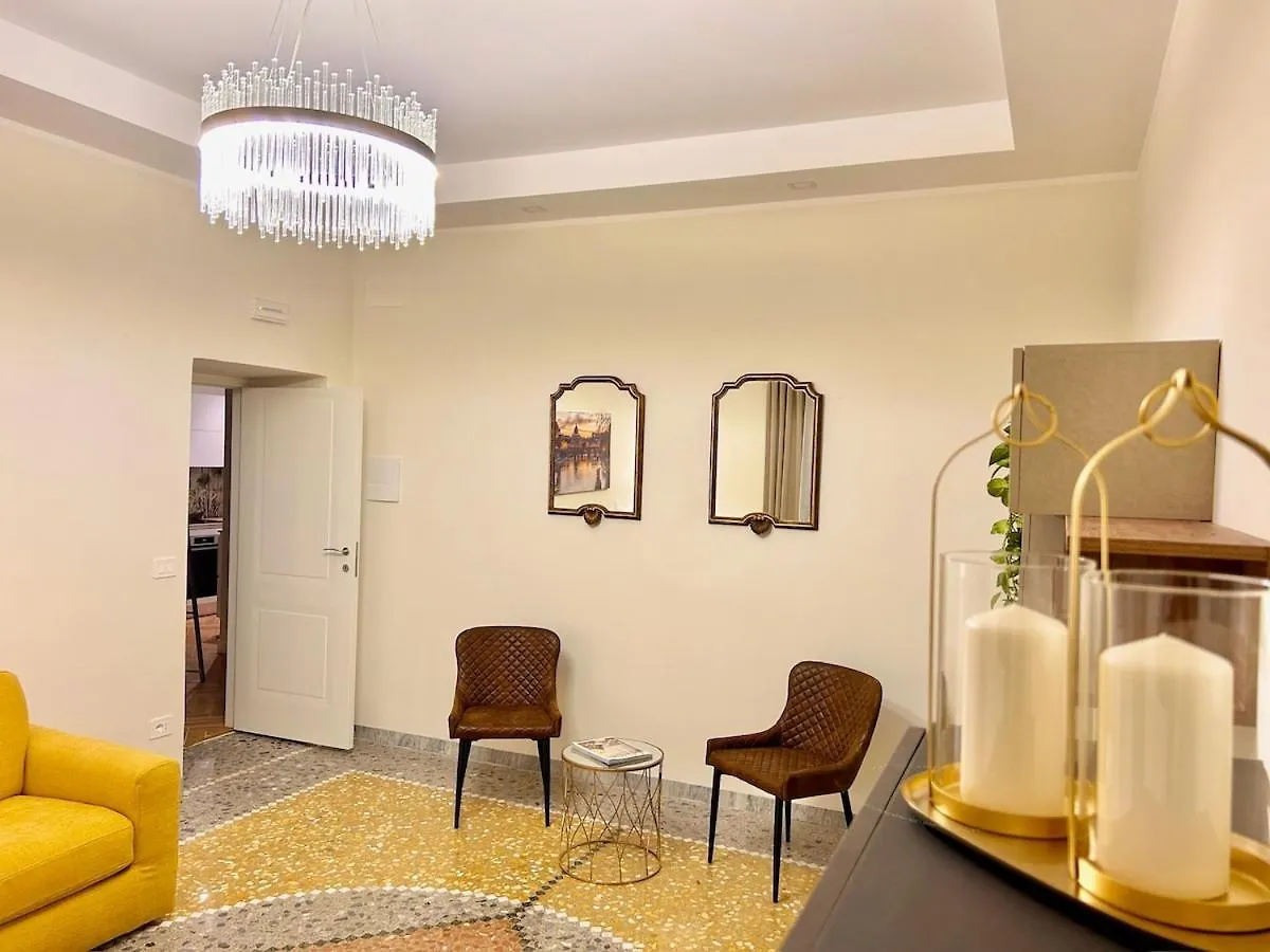 Elegant Apartment With Balcony Near The Center Rome
