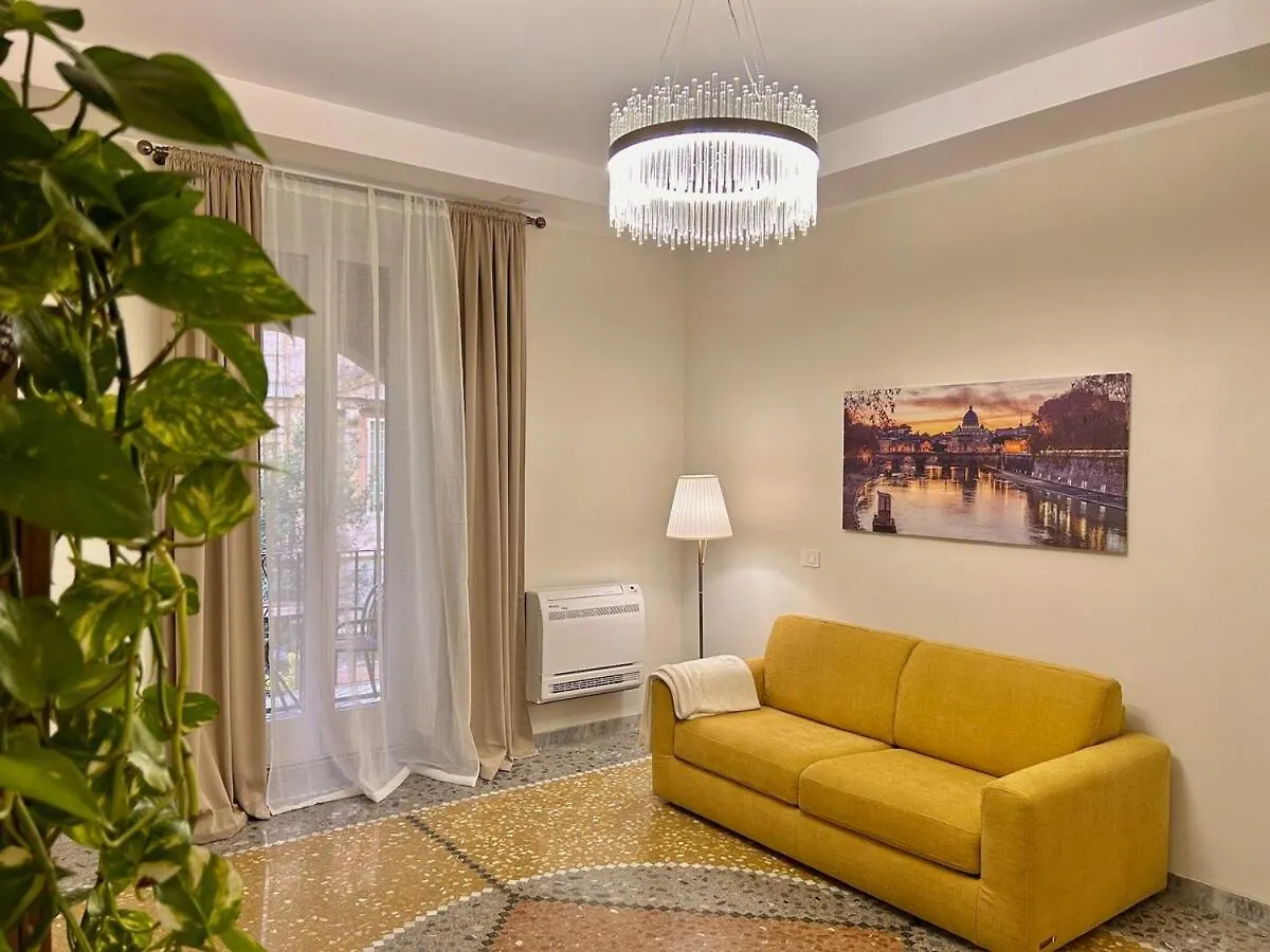 Elegant Apartment With Balcony Near The Center Rome