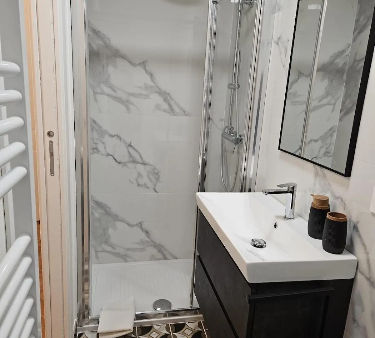 Elegant Apartment With Balcony Near The Center Rome Italy