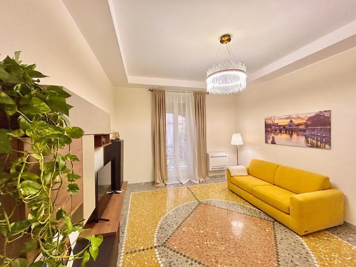 Elegant Apartment With Balcony Near The Center Rome